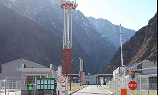 На популярном у белорусских перевозчиков переходе «Верхний Ларс» стоят более 3 тыс. фур