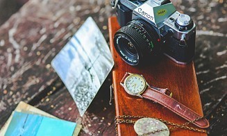 Остановить бесконечный скролл: зумеры переходят на вязание и бумажные письма