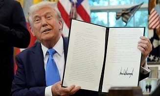 В США выдали первую «золотую визу» и рассказали, сколько желающих ее получить
