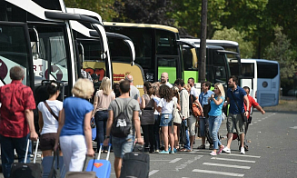 Латвия ввела запрет на въезд туристических автобусов из Беларуси
