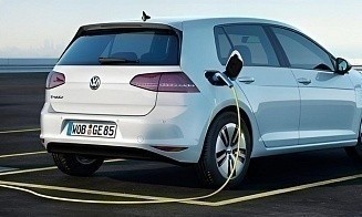 Volkswagen договаривается с Tesla о переходе на единый стандарт зарядки