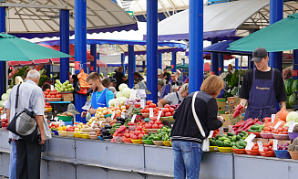 В Беларуси предлагают повысить ответственность администраций рынков за цены на товары