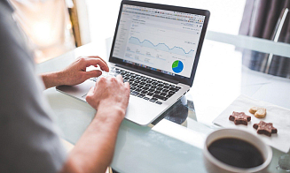 «Таргетолог» получил от клиентов почти 90 тыс. рублей, а потом обманул их