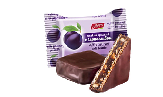 Женщина сняла в TikTok конфеты с червями и молью. Санслужба отреагировала