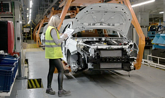 АвтоВАЗ временно сократит выпуск Lada Vesta из-за дефицита комплектующих