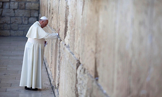 В Ватикане назвали причину смерти папы римского Франциска