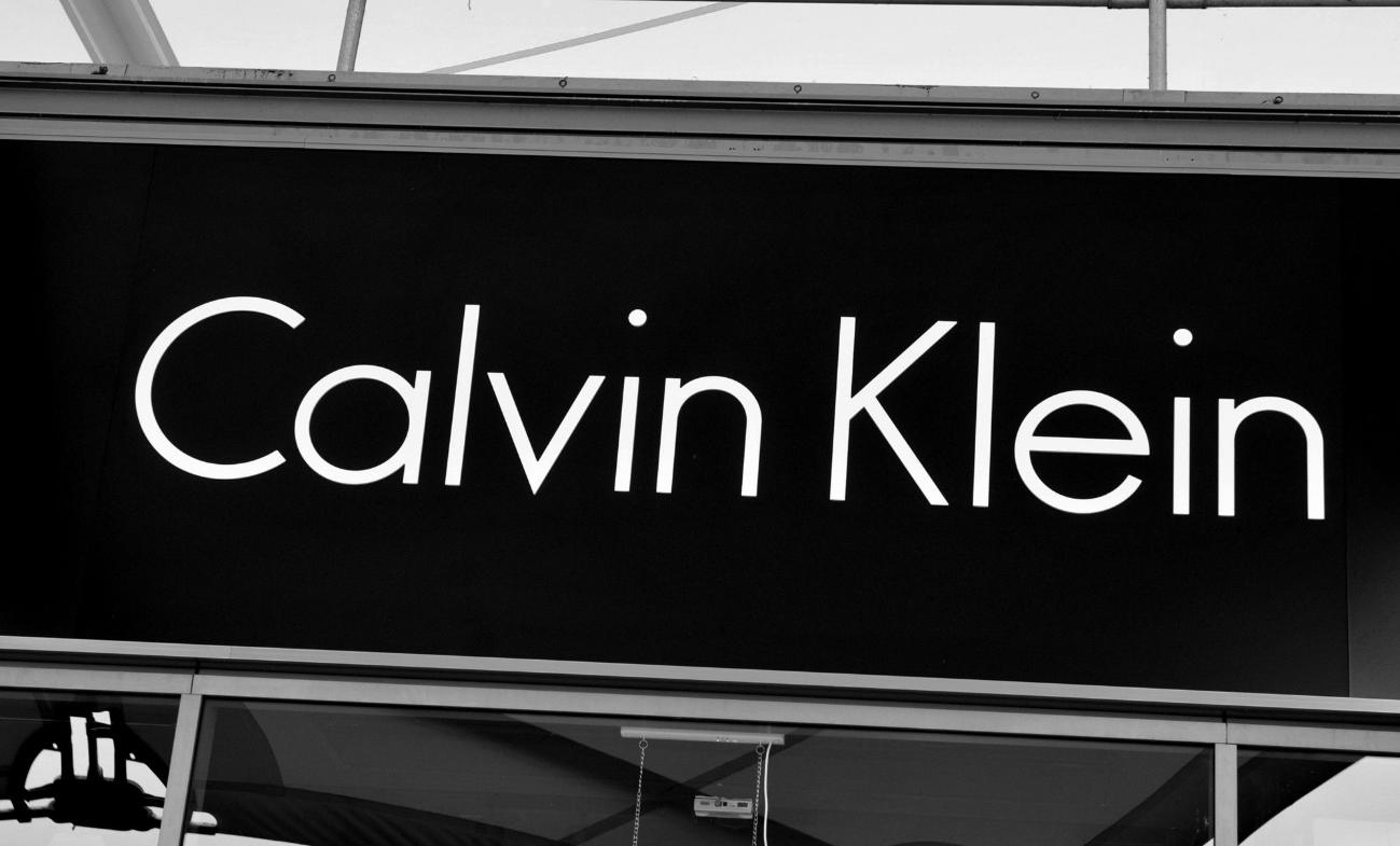 Российский производитель парфюмерии судится с Calvin Klein из-за товарного знака
